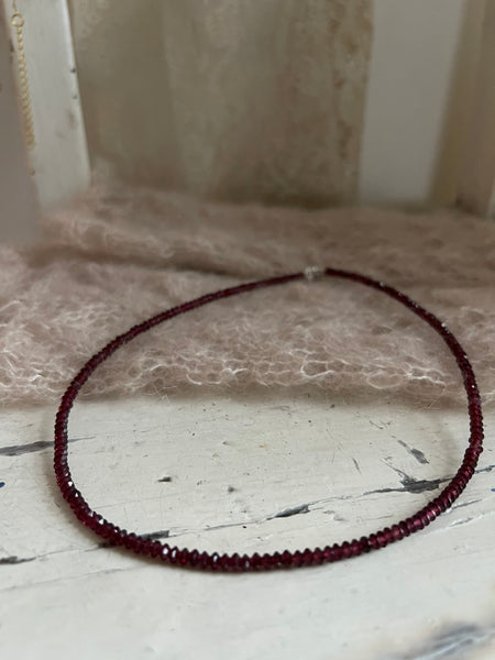 ‚Garnet’ faceted stone necklace
