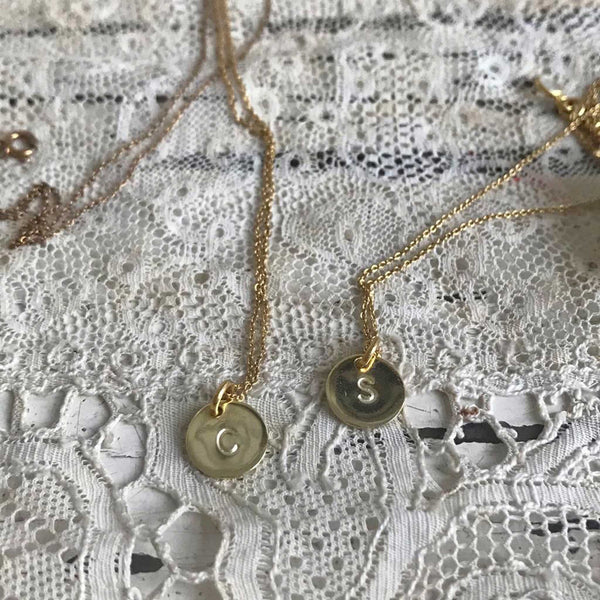 'initial coin' necklace | gold-plated