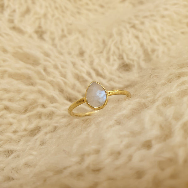Moonstone | 'laia' Drop ring | Gold-plated