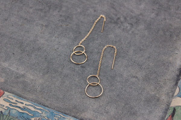 'Two small rings' chain stick earrings | gold-plated