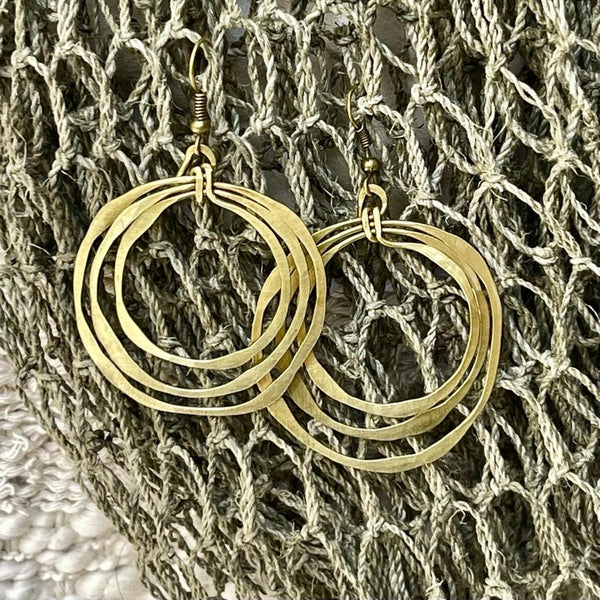 'organic circles' earrings | gold .
