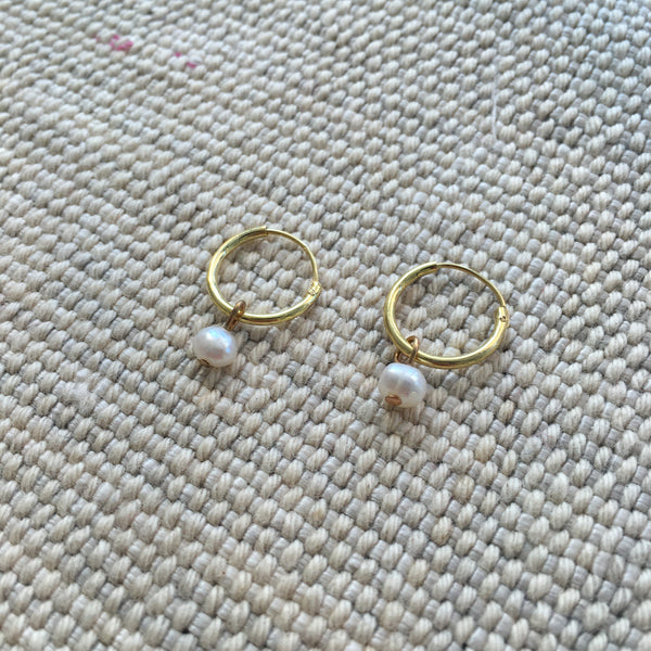 'Tiny pearl' hoops | gold-plated |
