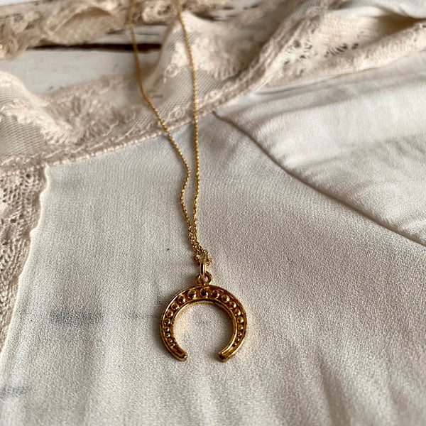 'Crescent moon' necklace |Gold plated