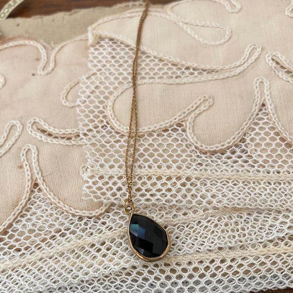 onyx | stone pendant necklace | gold-plated