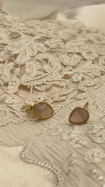 Rose quartz | ‘laia’ earstuds | 24k gold-plated