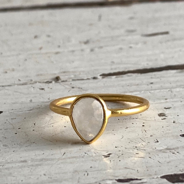 Moonstone | 'laia' Drop ring | Gold-plated