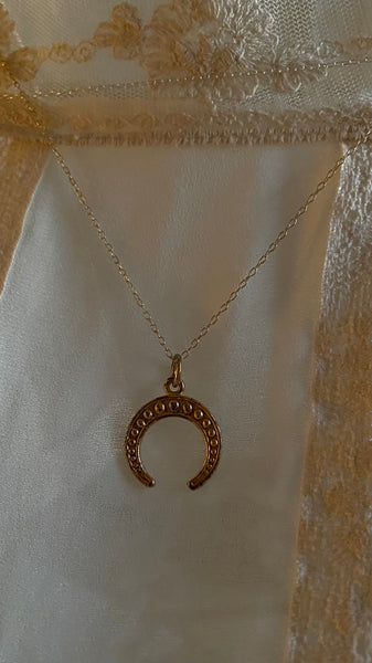 'Crescent moon' necklace |Gold plated