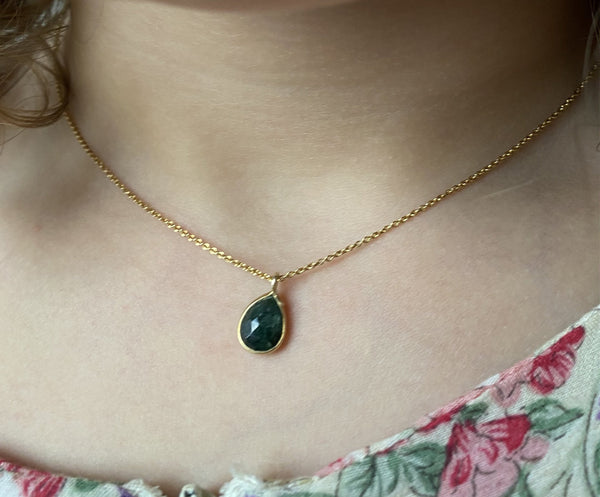emerald | small necklace | gold-plated