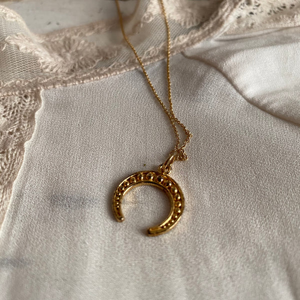 'Crescent moon' necklace |Gold plated
