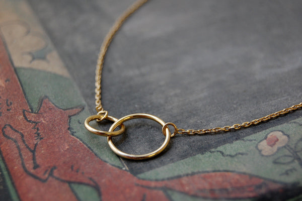 'Two rings' necklace | gold-plated
