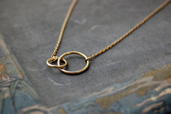 'Two rings' necklace | gold-plated